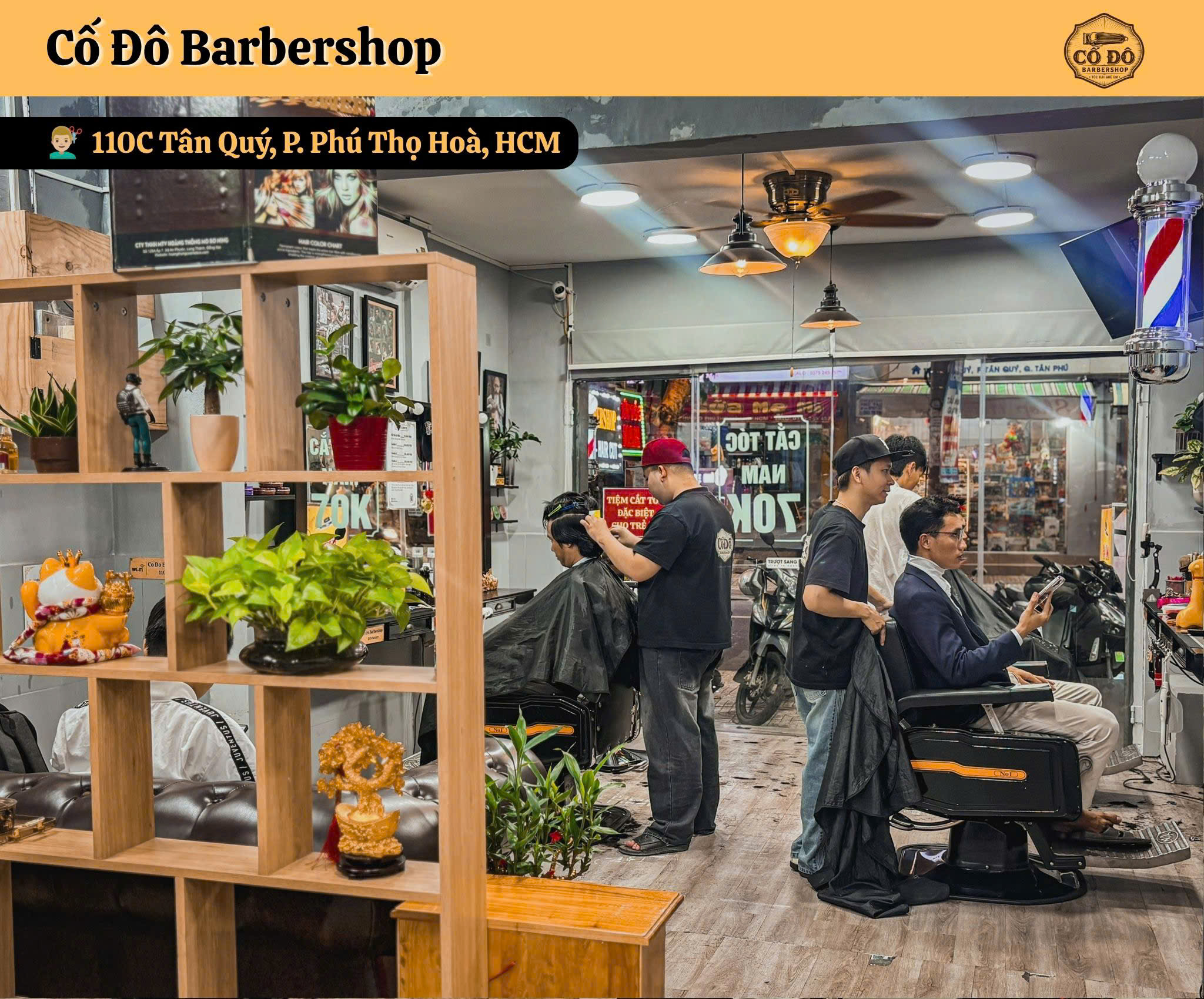Khách cắt tóc tại Cố Đô Barbershop