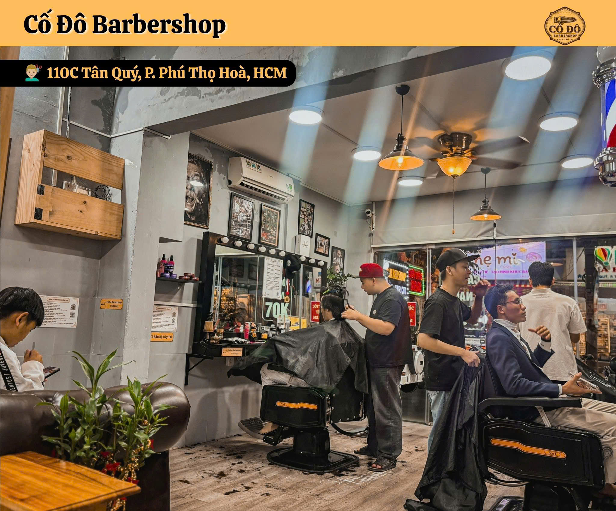 Khách cắt tóc tại Cố Đô Barbershop