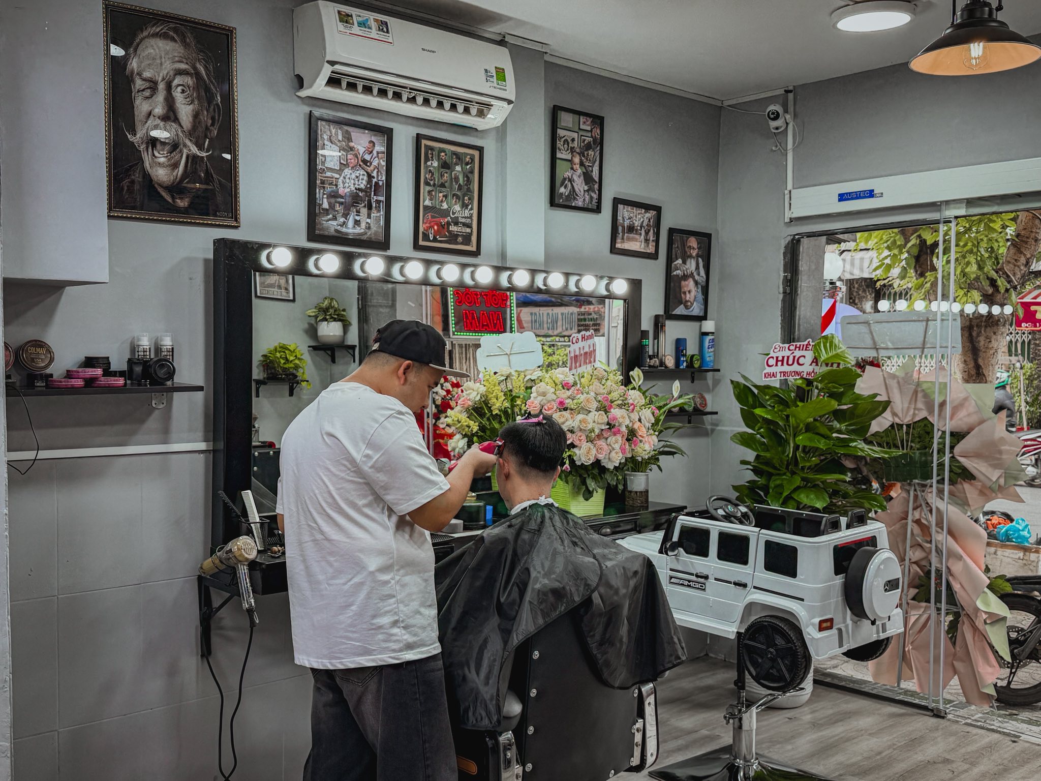 Khoá barber căn bản tháng 9: nhận 6 học viên, học tới đâu đứng ghế tới đó