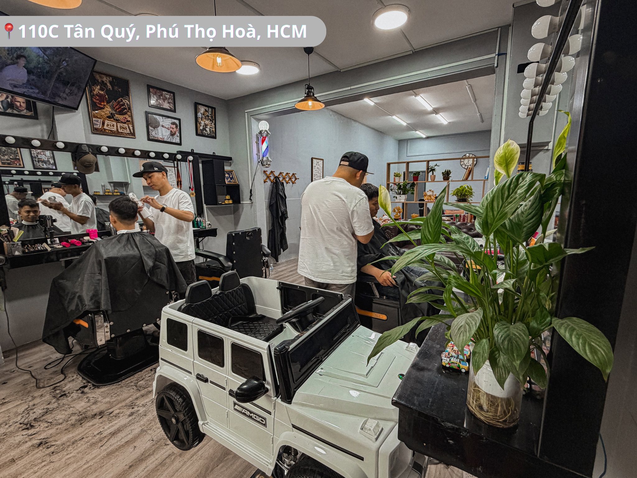 Vì sao tiệm để bảng giá ngay cửa ra vào