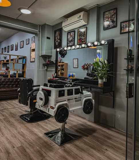 Không gian Cố Đô Barbershop